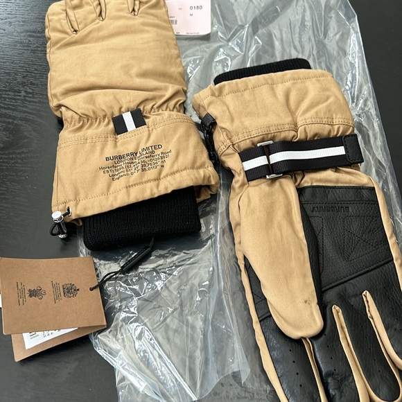 New authentic Burberry gloves - Picture 4 of 9